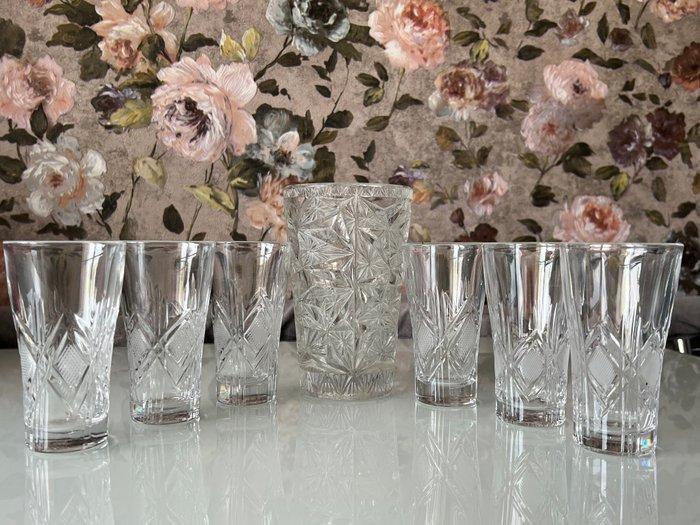 Husevsk crystal factory - Carved rock crystal. Vase and, Antiek en Kunst, Antiek | Meubels | Tafels