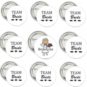 9 Buttons Bride to Be en Team Bride tribal wit beschikbaar voor biedingen