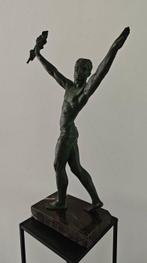 J. Dalcourt - sculptuur, Athlètes avec un trophée olympique, Antiek en Kunst