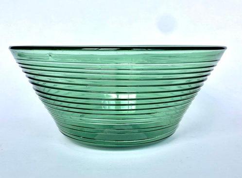 Flesvaas - Elegante vaas van gestraald glas met, Antiek en Kunst, Antiek | Glas en Kristal