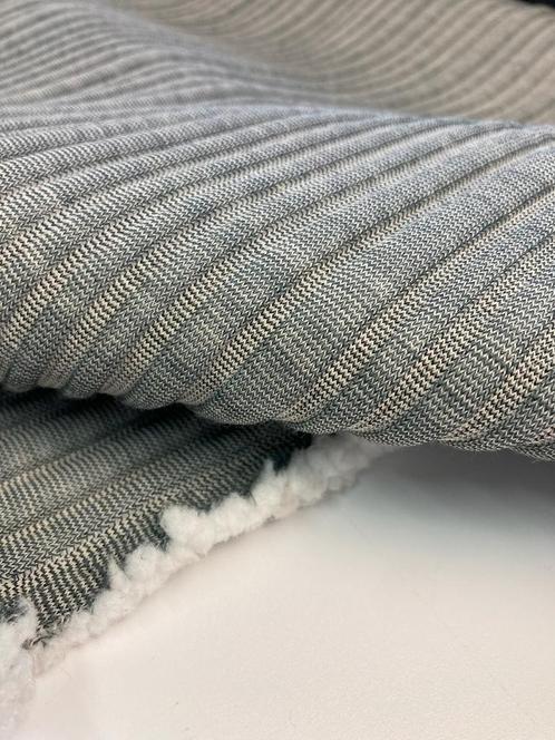 Kvadrat Febrik Husk van Marc Thorpe gestreepte meubelstof, Hobby en Vrije tijd, Stoffen en Lappen, 120 cm of meer, 200 cm of meer