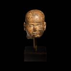 Oud-Egyptisch Geharde kalksteen Beeld van de God Ptah. Late