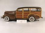 Motor City Classics 1:18 - Modelauto - Chevrolet Woody Wagon, Nieuw