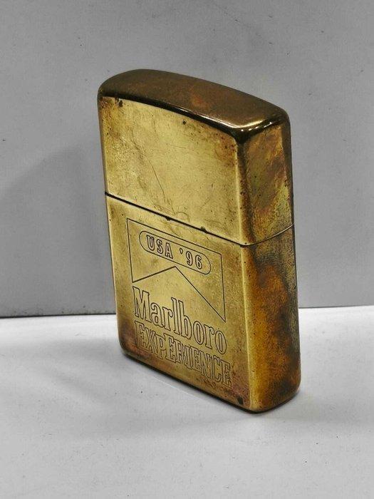 Zippo - USA 96 Marlboro Experience - Zonder Minimumprijs -, Verzamelen, Rookartikelen, Aanstekers en Luciferdoosjes