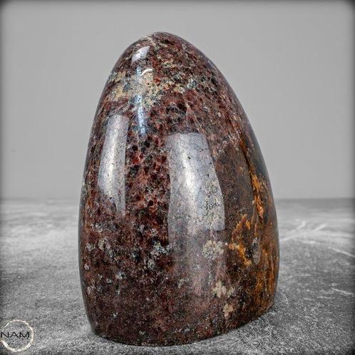 Eerste kwaliteit granaat Vrije vorm- 787.74 g, Verzamelen, Mineralen en Fossielen