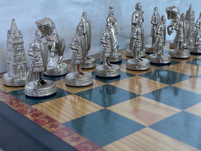 Schaakspel - Vintage kruisvaarders met de Tempeliers,, Antiek en Kunst, Curiosa en Brocante