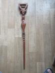 Oude houten wandelstok met Mariabeeld - Hout