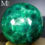 Natuurlijke groene fluorietkristal Grote gesneden