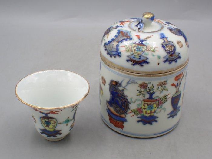 Pot - Pot met deksel met decoratie van kostbare voorwerpen -, Antiek en Kunst, Antiek | Overige Antiek