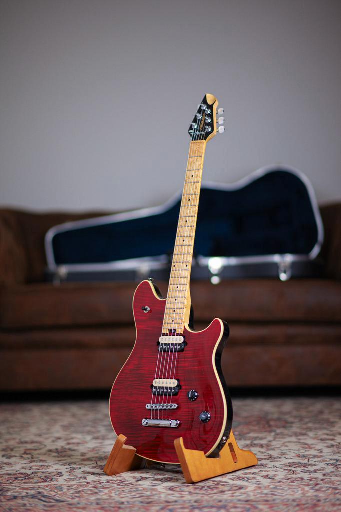 Peavey EVH Wolfgang 2002 | Transparent Red, Muziek en Instrumenten, Snaarinstrumenten | Gitaren | Elektrisch