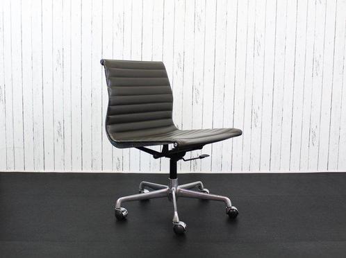 ICF - Charles & Ray Eames - Bureaustoel - EA117 - Leder,, Antiek en Kunst, Antiek | Meubels | Stoelen en Banken