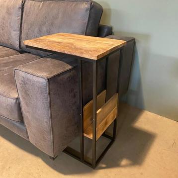 Bijzettafel voor over de bank | Mangohout en Staal |45x29x69 beschikbaar voor biedingen