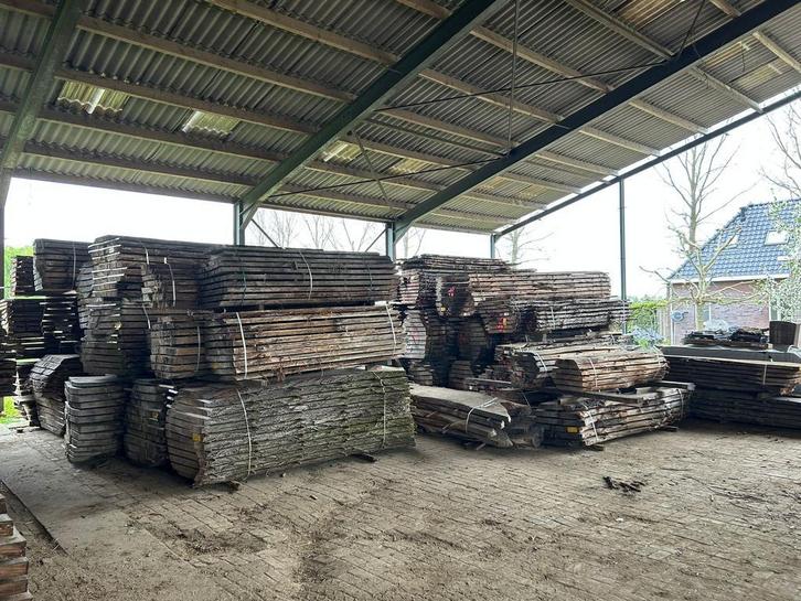 Grote partij | schaaldelen | 150 m3, Doe-het-zelf en Verbouw, Hout en Planken, Eiken, 300 cm of meer, 50 mm of meer, Nieuw, Overige typen