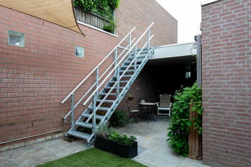 Metalen trap zelfbouwpakket | volbad verzinkt| Buitentrap, Doe-het-zelf en Verbouw, Ladders en Trappen, Trap, Nieuw, 2 tot 4 meter