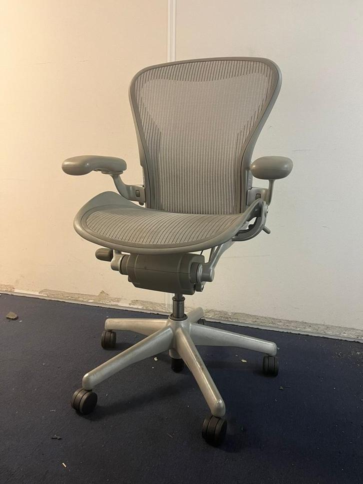 Herman Miller Aeron Titanium - 3 Stuks - Snelle Levering, Huis en Inrichting, Bureaustoelen, Bureaustoel, Wit, Gebruikt, Ergonomisch