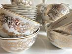FD Chauvigny - Koffieservies (26) - Lace with Arabesques in