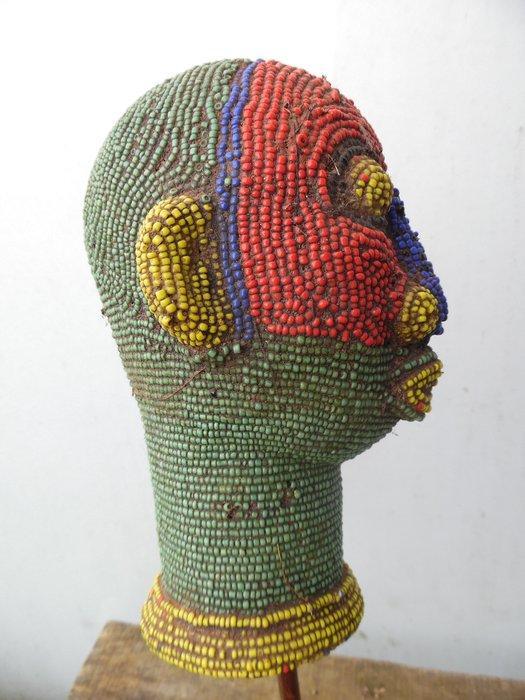 Tête perlée Bamoun - Kameroen (Zonder minimumprijs), Antiek en Kunst, Kunst | Niet-Westerse kunst