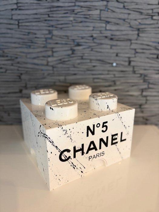 L.M ARTS - Lego XXL CHANEL, Antiek en Kunst, Kunst | Designobjecten