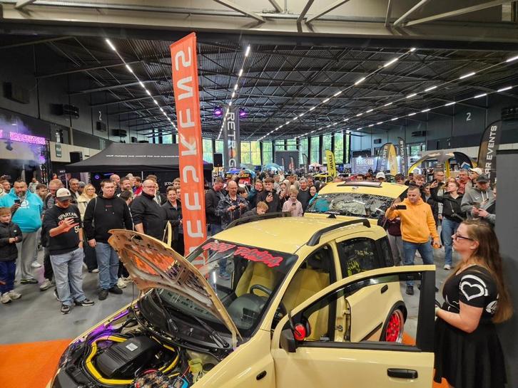 grootste sub van nederland en omstreken !!! B2 X2SIX 33, Auto diversen, Autospeakers, Nieuw, Ophalen