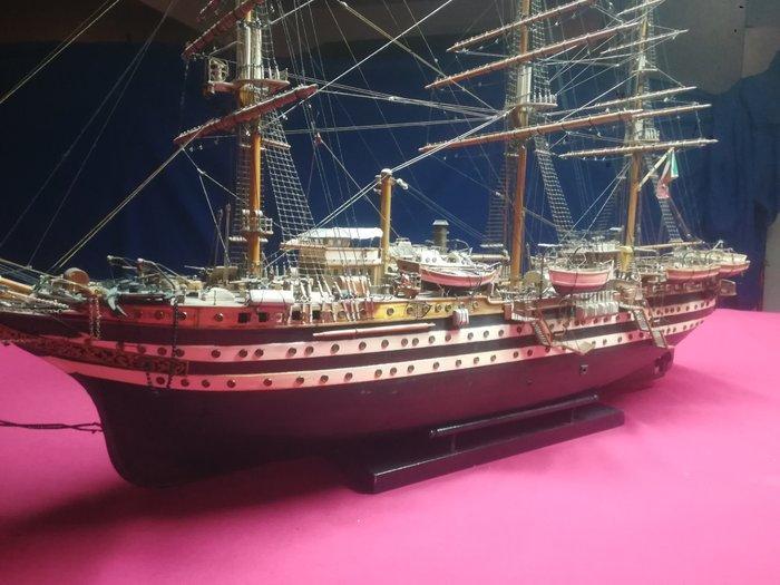 1:72 - Modelschip - Nave Amerigo Vespucci, Hobby en Vrije tijd, Modelauto's | 1:5 tot 1:12