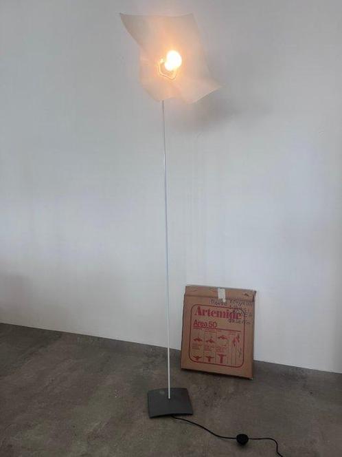 Artemide - Mario Bellini - Lamp - Gebied 50 - Metaal,, Antiek en Kunst, Antiek | Lampen