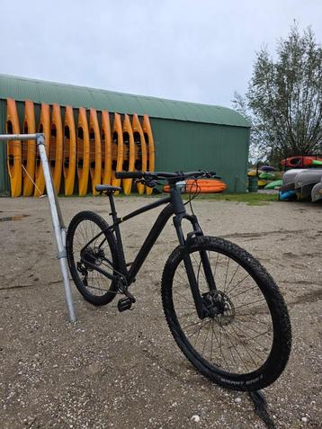 Te koop: Nette, rijklare Cube SLX 2025 BlackMetal Black beschikbaar voor biedingen