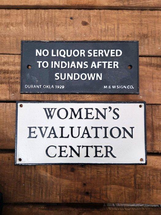 Reclamebord (2) - Gietijzer, Antiek en Kunst, Kunst | Designobjecten