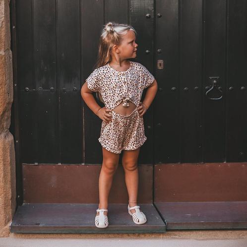Jumpsuit flower bud  Salted Stories Maat 122 122, Kinderen en Baby's, Kinderkleding | Maat 122, Meisje, Nieuw, Broek, Ophalen of Verzenden