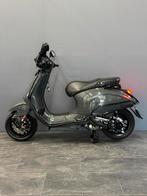 Vespa Sprint E5 2021 | Nano grey | Full option | 12 mnd. gar, Fietsen en Brommers, Scooters | Vespa, Overige modellen, Verzenden