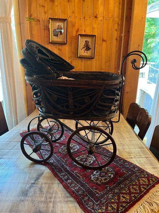 Handgemaakt - Speelgoed kinderwagen Victoriaanse Stijl -, Antiek en Kunst, Curiosa en Brocante
