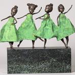 Iw Mil - Little Balerinas - 25kg - bronze, Antiek en Kunst, Kunst | Designobjecten