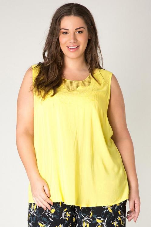 Singlet Yesta kant detail hals 76 CM Maat:, Kleding | Dames, Tops, Overige kleuren, Nieuw, Verzenden