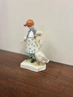 Herend - Beeldje - Young Girl feeding a Goose - Porselein, Antiek en Kunst