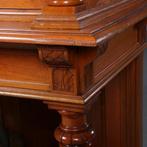 Notenhouten vitrinekast ca 1900 jugendstil beslag en twee la, Antiek en Kunst, Antiek | Meubels | Kasten, Ophalen of Verzenden