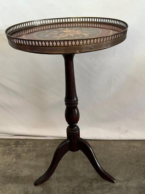 Salontafel - Hout - Gepatineerd houten salontafeltje, Antiek en Kunst, Curiosa en Brocante