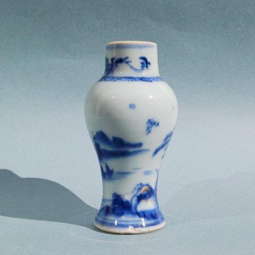 Vaas - Porselein - China - Kangxi (1662-1722) - Chinees, Antiek en Kunst, Antiek | Overige Antiek
