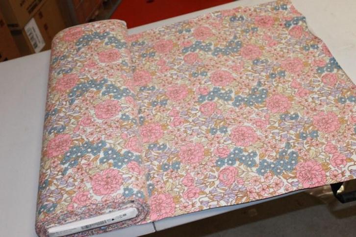 Rol Stof  1 rol  Bloempjes A  148 Breed  200 gr  12 Meter, Diversen, Rommelmarktspullen