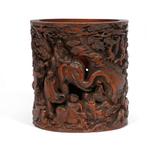 Penseelpot - A Chinese bamboo  Literati brush pot richly