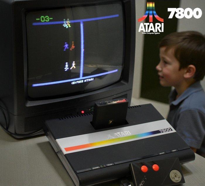 Atari - 7800 - WORKING!! 4 Games: Ms PAC-MAN, Crystal, Spelcomputers en Games, Spelcomputers | Overige Accessoires