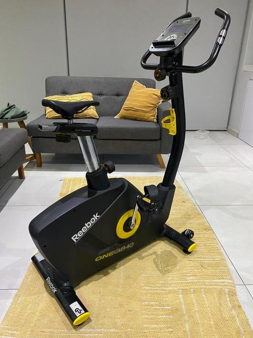 TOTALE OPRUIMING! Hometrainer REEBOK MOET WEG!, Sport en Fitness, Fitnessapparatuur, Hometrainer, Zo goed als nieuw, Metaal, Benen
