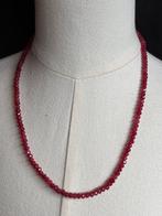 Verzilveren sluiting met geslepen donkerrode granaat, Verzamelen