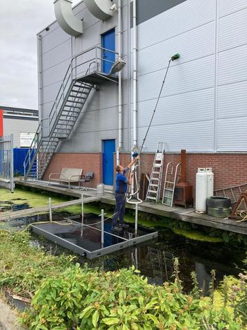 Vlot huren voor werkzaamheden op het water beschikbaar voor biedingen