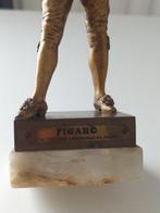 Eutrope Bouret (1833-1906) - Snijwerk, Figaro - 23.5 cm -