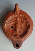 Romeins terracotta olielamp met godin Victoria, Fabrikant:, Antiek en Kunst