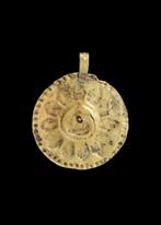 Oud-Grieks, Hellenistisch Goud Bloemvormige disc hanger met