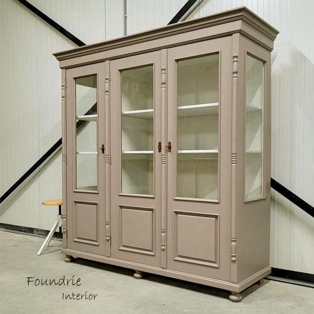 Prachtige Vintage Vitrinekast ., Huis en Inrichting, Kasten | Vitrinekasten, Nieuw