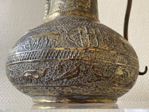 Theepot met Arabische kalligrafie en dierdecoratie - Goud,, Antiek en Kunst, Kunst | Niet-Westerse kunst
