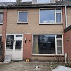 Tussenwoning met 4 slaapkamers en zonnepanelen, 50 m² of meer, Overige regio's