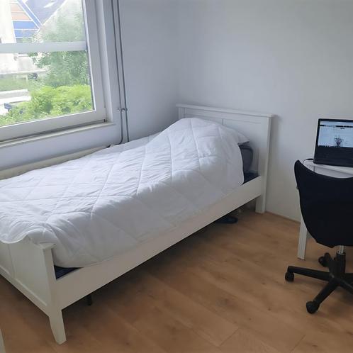 Slaapkamer met Tuin in Almere gevonden in Almere, Huizen en Kamers, Kamers te huur, Almere