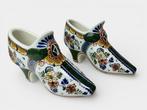 De Porceleyne Fles, Delft - Beeldje, set schoentjes - 6.5 cm